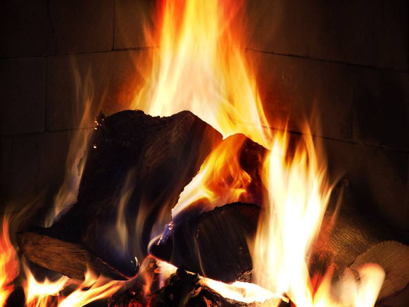Comment calculer la quantité de bois de chauffage nécessaire pour chauffer ma maison tout l'hiver ?
